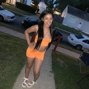 Meet your Posher, Deaveona